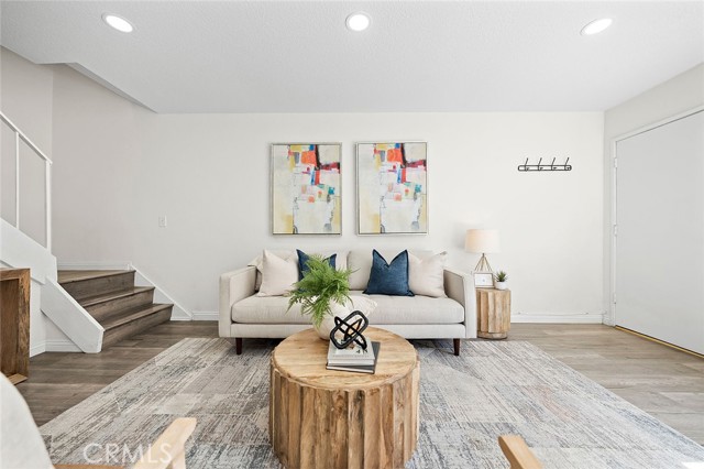 Detail Gallery Image 5 of 26 For 16735 Cedarwood, Cerritos,  CA 90703 - 2 Beds | 1/1 Baths