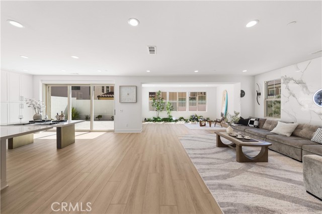 Detail Gallery Image 13 of 75 For 168 Somera, Irvine,  CA 92602 - 5 Beds | 4 Baths