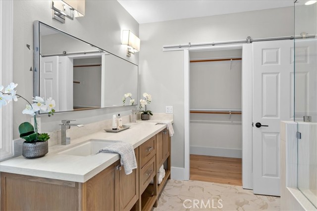 Master sinks and walk in closet.