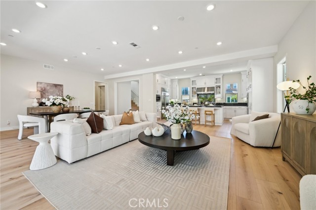 56 Chasma, Irvine CA: https://media.crmls.org/medias/8da24493-8607-490d-86e1-3bf97f7a771f.jpg
