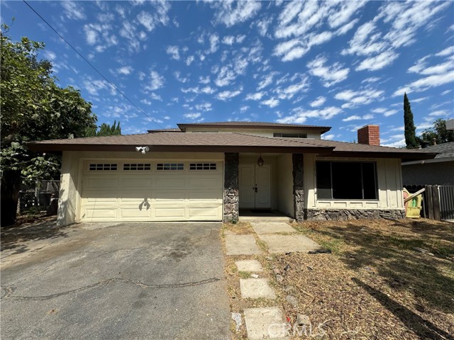 19615 Leadwell St, Reseda, CA 91335