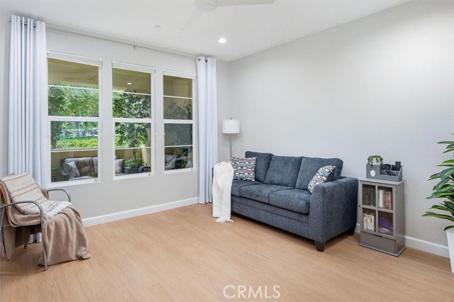 Detail Gallery Image 6 of 58 For 28771 Calle De La Paz, Valencia,  CA 91354 - 3 Beds | 2/1 Baths