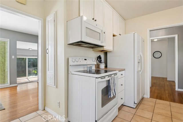 Detail Gallery Image 14 of 45 For 1843 Kenneth Way, Pasadena,  CA 91103 - 3 Beds | 2 Baths