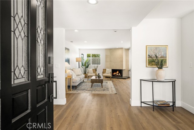 9802 Effingham Drive, Huntington Beach CA: https://media.crmls.org/medias/8da3dd8d-be53-4954-8fb7-1d9af9e82627.jpg