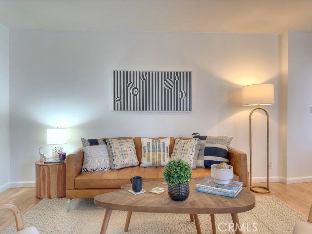Detail Gallery Image 3 of 30 For 100 S Doheny Dr #409,  Los Angeles,  CA 90048 - 1 Beds | 1/1 Baths