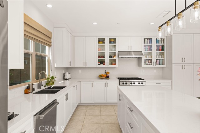 Detail Gallery Image 27 of 73 For 60 Rotunda, Irvine,  CA 92620 - 4 Beds | 3/1 Baths