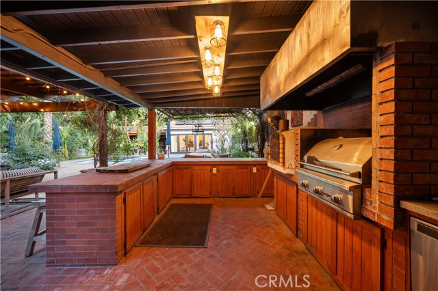 Detail Gallery Image 24 of 29 For 5526 Fulton Ave, Sherman Oaks,  CA 91401 - 4 Beds | 3 Baths