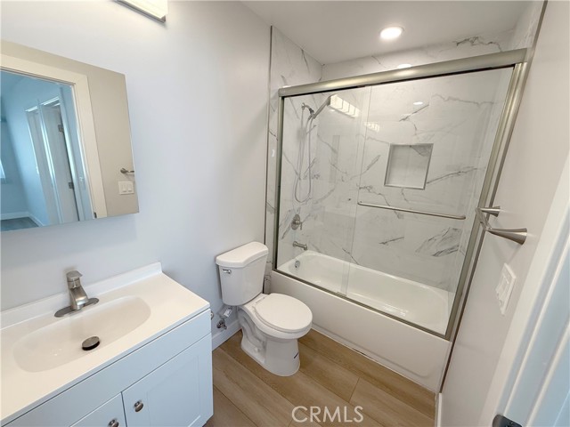 Detail Gallery Image 4 of 10 For 919 E Acacia Ave #M,  Glendale,  CA 91205 - 2 Beds | 2 Baths