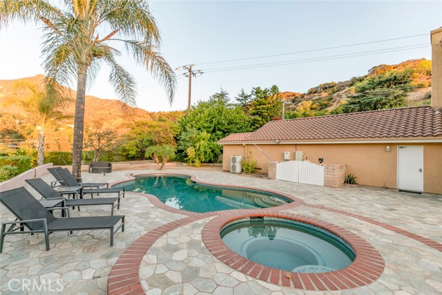 11417 Mount Gleason Avenue, Tujunga CA: https://media.crmls.org/medias/8da50b2a-6bba-47a8-b0d3-36d3b5026795.jpg