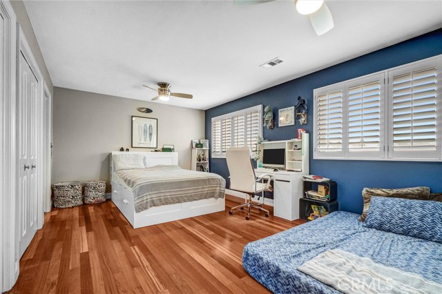 1 Deerwood W, Irvine CA: https://media.crmls.org/medias/8da5665c-3fd2-4982-9d9a-73555f1b8350.jpg