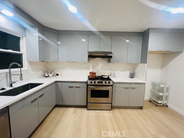 https://media.crmls.org/medias/8da649ce-2f99-4183-beb0-053818cc68f4.jpg?preset=X-Large