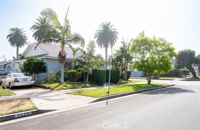 Detail Gallery Image 3 of 17 For 3528 Cimarron St, Los Angeles,  CA 90018 - 3 Beds | 2 Baths