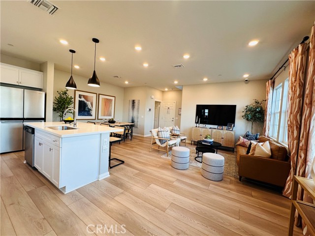 Detail Gallery Image 4 of 16 For 3975 E Carmel Privado, Ontario,  CA 91761 - 3 Beds | 2/1 Baths