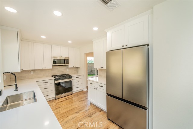 Detail Gallery Image 13 of 65 For 3 Wild West Cir, Phillips Ranch,  CA 91766 - 3 Beds | 3 Baths