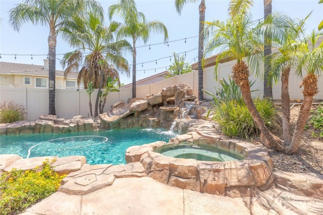 4127 Forest Highlands Circle, Corona CA: https://media.crmls.org/medias/8da9530e-bc09-40ea-b2b6-65ebf3ad9dd2.jpg