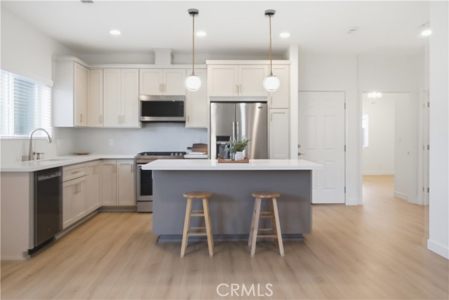 Detail Gallery Image 8 of 36 For 215 E 2nd St a,  San Dimas,  CA 91773 - 2 Beds | 2 Baths