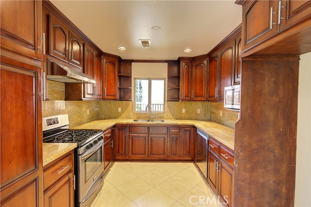 Detail Gallery Image 3 of 20 For 5234 Vantage #105,  Valley Village,  CA 91607 - 2 Beds | 3 Baths