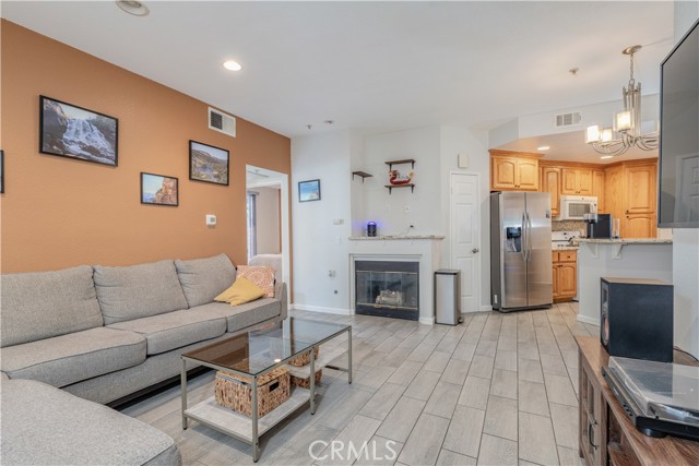 Detail Gallery Image 9 of 32 For 368 Gullotti Pl, Placentia,  CA 92870 - 2 Beds | 2 Baths