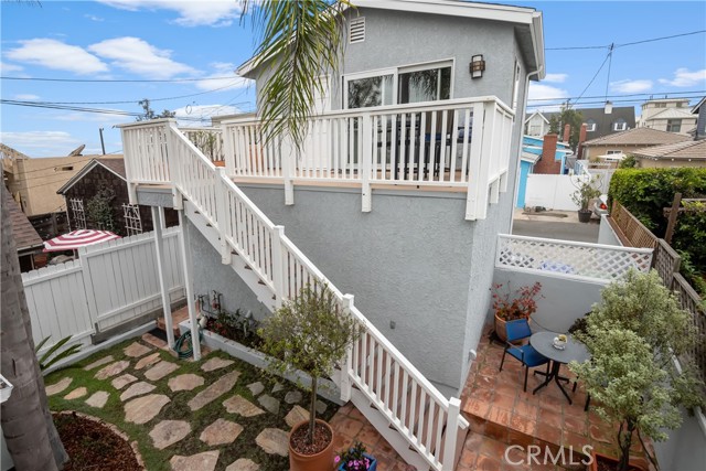 Detached Garage with Bed/Bath & Deck above