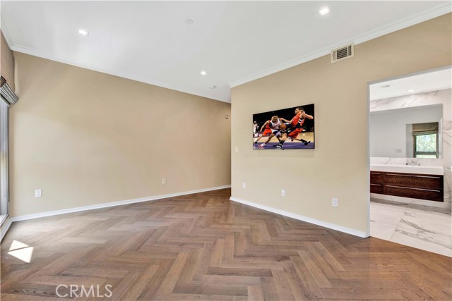 Detail Gallery Image 7 of 35 For 132 N Swall Dr #201,  Los Angeles,  CA 90048 - 2 Beds | 2 Baths