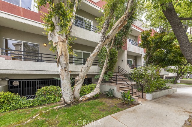 Detail Gallery Image 2 of 31 For 4350 Stern Ave #3,  Sherman Oaks,  CA 91423 - 1 Beds | 1/1 Baths