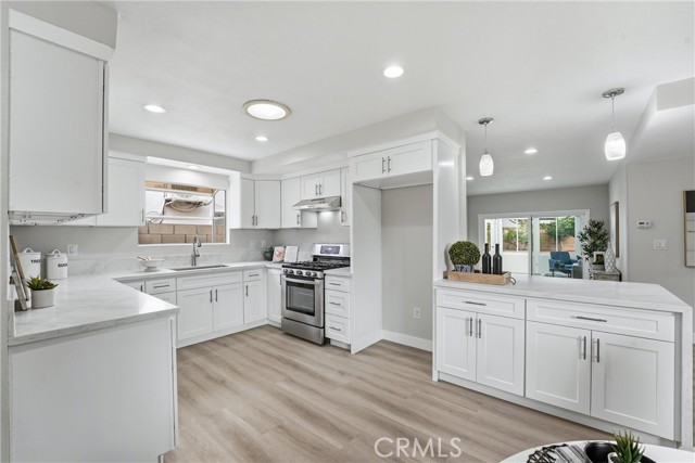 Detail Gallery Image 15 of 48 For 10377 Morning Glory Ave, Fountain Valley,  CA 92708 - 4 Beds | 2 Baths