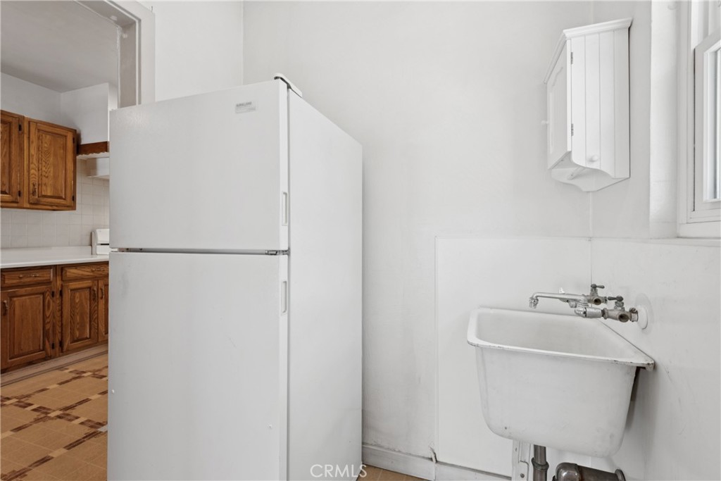 https://media.crmls.org/medias/8dad0f38-ae65-48ab-9e47-f1760cd997df.jpg?preset=X-Large