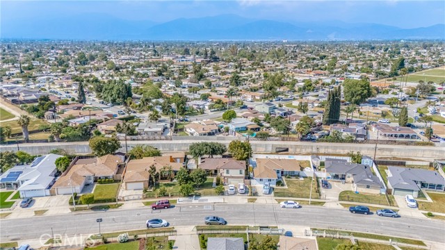 415 Cadbrook Drive, La Puente CA: https://media.crmls.org/medias/8dad1c7d-0fa2-4040-aad3-0348546036d7.jpg