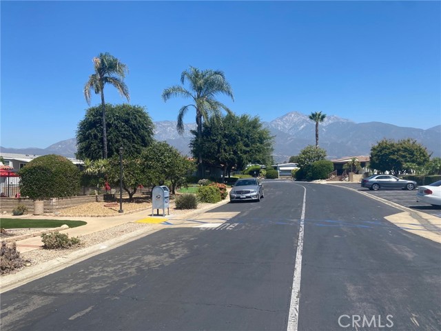 10210 Baseline, Alta Loma CA: https://media.crmls.org/medias/8dad5c35-b91a-4bda-bc8d-092bf7dbcdd3.jpg