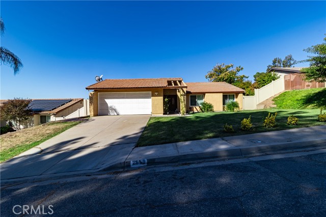 Detail Gallery Image 2 of 23 For 2858 Cole Ave, Highland,  CA 92346 - 4 Beds | 2 Baths