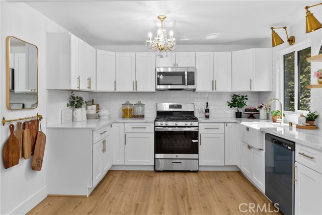 22384 Crest Forest Road, Cedarpines Park CA: https://media.crmls.org/medias/8dae5b8b-501f-4de3-a1bb-075b3286ca8e.jpg