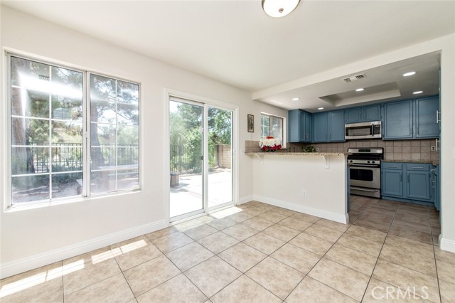 Detail Gallery Image 4 of 12 For 11157 Charleston St, Rancho Cucamonga,  CA 91701 - 4 Beds | 3 Baths