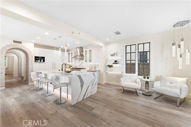 8db0bd13 B2ff 4a20 85e6 9fe9171a5469