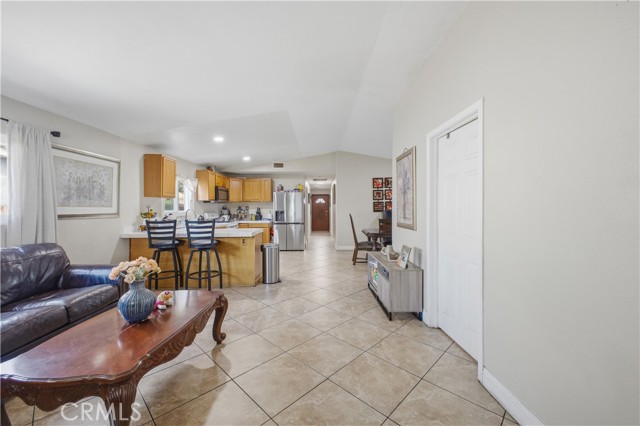 Detail Gallery Image 6 of 45 For 611 S Laurel Ave, Ontario,  CA 91762 - 4 Beds | 1 Baths