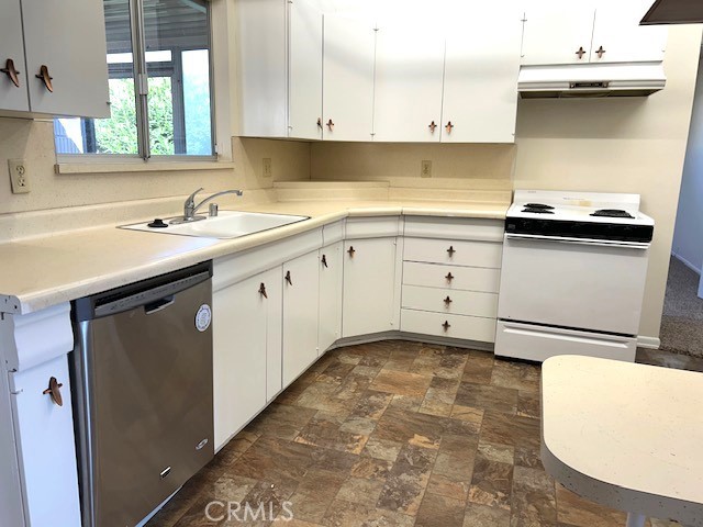 681 Shasta Way, Hemet CA: https://media.crmls.org/medias/8db27737-8c6b-46e0-8655-b4b730b53350.jpg