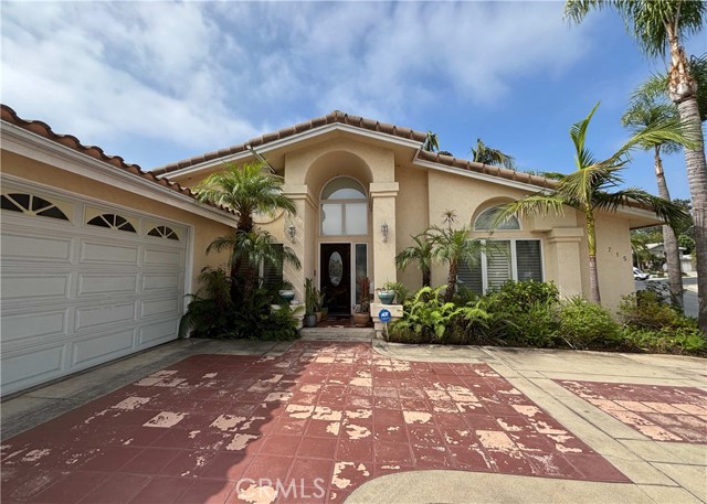 Detail Gallery Image 2 of 28 For 715 N Lariat, Long Beach,  CA 90815 - 3 Beds | 3 Baths