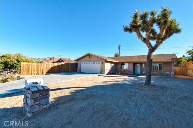 Detail Gallery Image 3 of 24 For 61663 La Jolla Dr, Joshua Tree,  CA 92252 - 3 Beds | 2 Baths