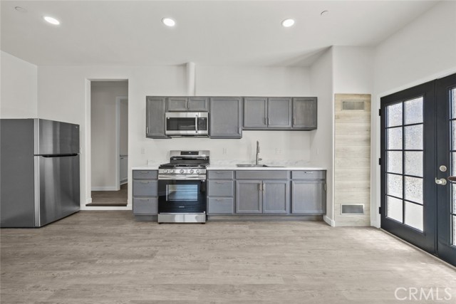 44124 51st W Street, Lancaster CA: https://media.crmls.org/medias/8db49be3-46a9-4fee-9a6f-6a8c97e8bbef.jpg