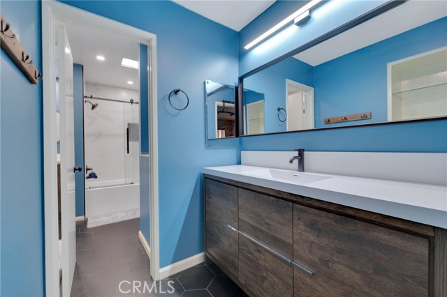 Detail Gallery Image 7 of 36 For 15215 Magnolia Bld #105,  Sherman Oaks,  CA 91403 - 2 Beds | 2 Baths