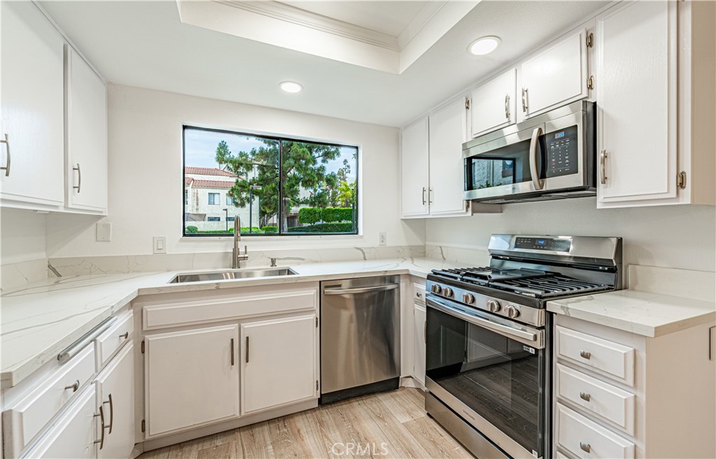 611 W 1st Street #101