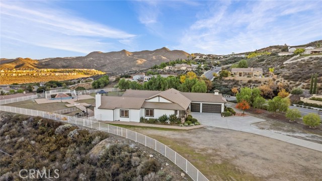 101 Via De La Valle, Lake Elsinore CA: https://media.crmls.org/medias/8db5d28d-ba67-4a1e-a407-645f1fd5d0dc.jpg