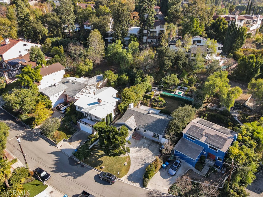 https://media.crmls.org/medias/8db64f37-b649-4c9d-a5c3-255af9b4fd84.jpg?preset=X-Large