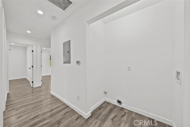 4718 La Crescenta Avenue, La Crescenta CA: https://media.crmls.org/medias/8db664f3-85f6-43d3-8d0a-096953183b0c.jpg