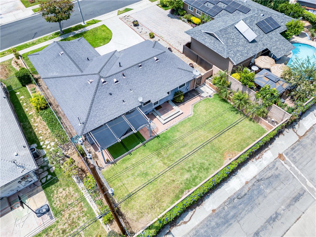 https://media.crmls.org/medias/8db6a2ec-4faf-4814-87e0-21bde78a0dc8.jpg?preset=X-Large