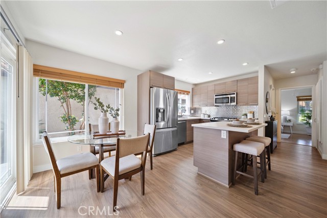 10 Windrow, Irvine CA: https://media.crmls.org/medias/8db6ad96-753d-4edf-9539-94e2774f64fd.jpg