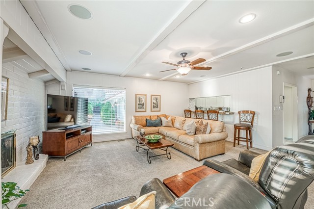 6695 N Van Ness Boulevard, Fresno CA: https://media.crmls.org/medias/8db6c4ee-66ec-4bb2-a8ce-db8b8d20e169.jpg