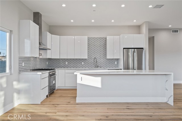 2321 Vanderbilt Lane, Redondo Beach, California 90278, 6 Bedrooms Bedrooms, ,2 BathroomsBathrooms,Residential,Sold,Vanderbilt,CV20231019