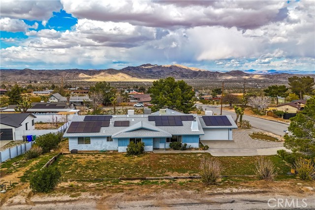 Detail Gallery Image 3 of 33 For 60484 Latham Trl, Joshua Tree,  CA 92252 - 4 Beds | 3 Baths