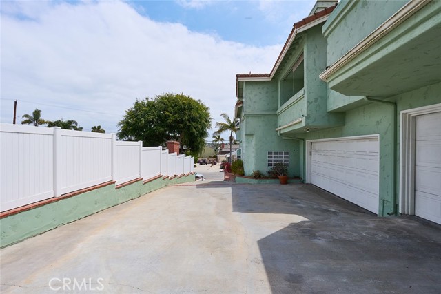 385 Park Avenue, Long Beach CA: https://media.crmls.org/medias/8db7b0b2-58c1-4379-a4ee-1e36d2153d55.jpg