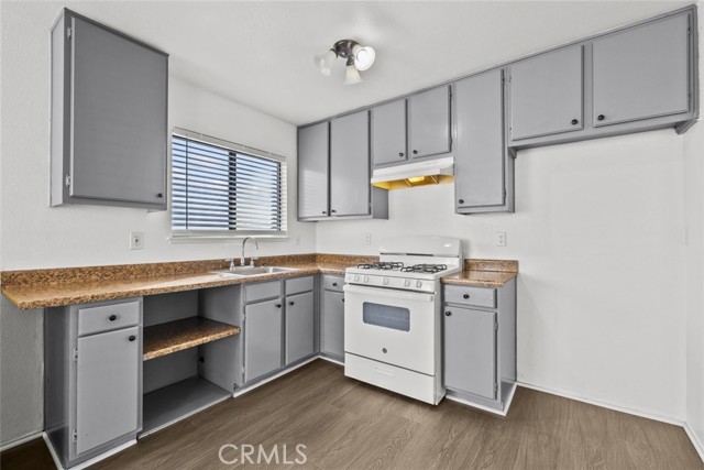 Detail Gallery Image 8 of 26 For 38501 Larkin Ave #4,  Palmdale,  CA 93550 - 2 Beds | 1 Baths